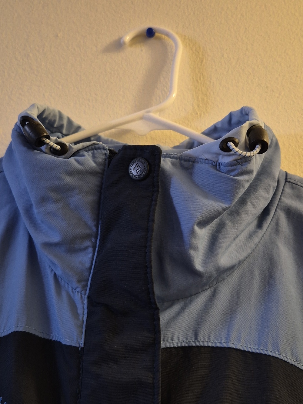 Columbia Navy and Light Blue Outdoor Jacket - Picture 8 of 13